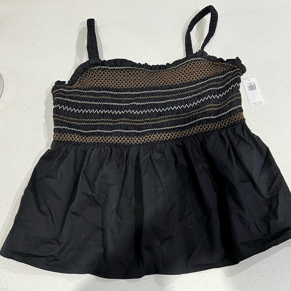 Black detailed tank